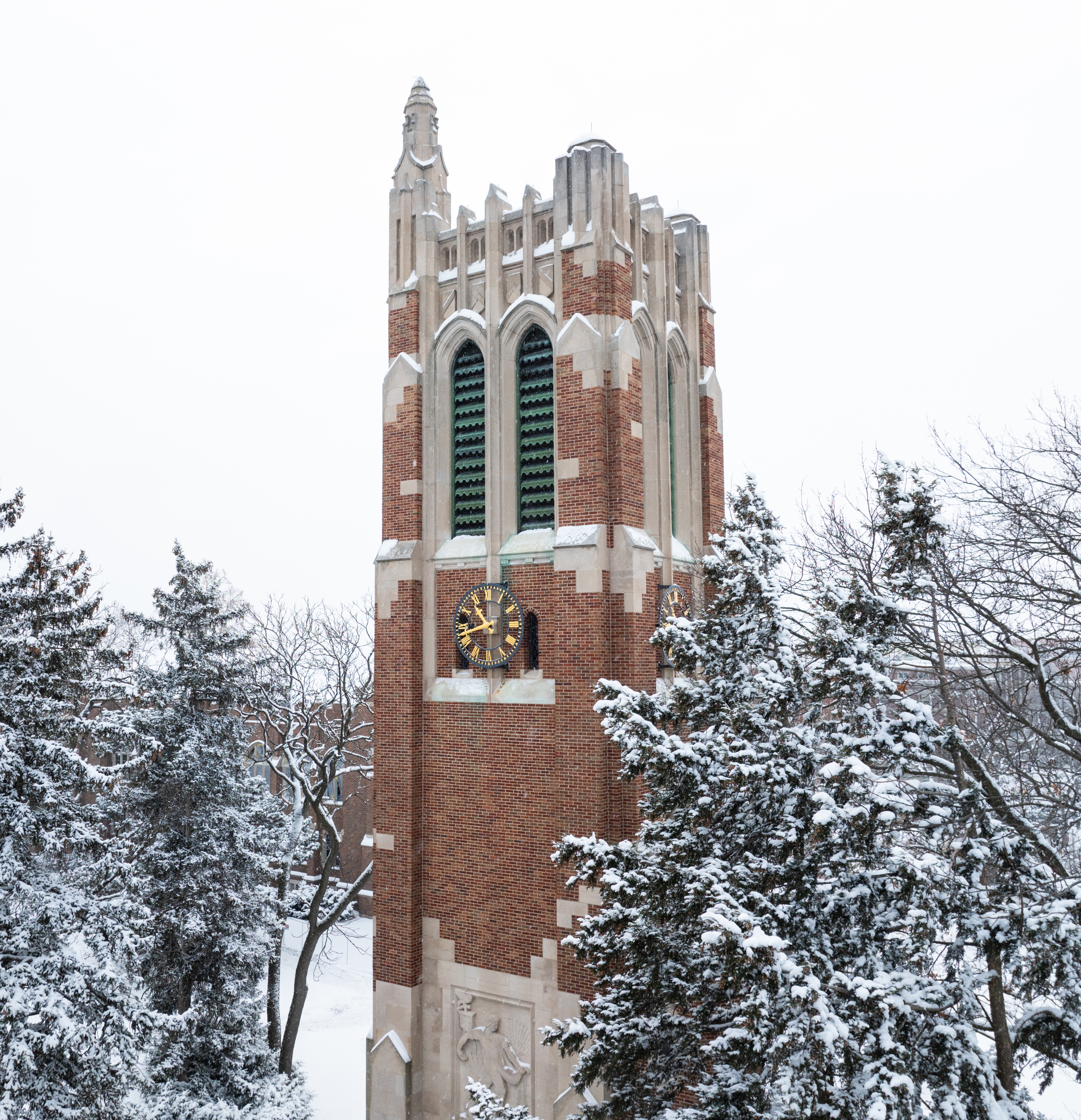 Image of snow at Beaumont Tower.